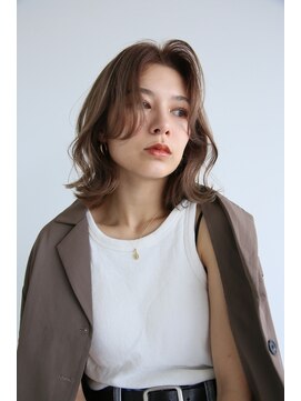 エヌ トーキョー(enu TOKYO) フェイスレイヤー　ミディアム　くびれヘア