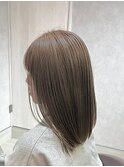 柔らかグレージュ