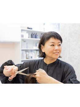 オーナースタイリストが全ての施術を担当。完全個室のオーガニックサロンで周りを気にせずお過ごし下さい。