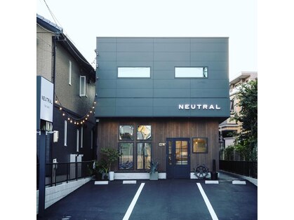 ニュートラル(NEUTRAL)の写真