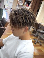 イエローコーン 金沢文庫店(YELLOW CORN)&nbsp;縦落ちパーマ/ツイストスパイラルパーマ/メンズ金メッシュパーマ