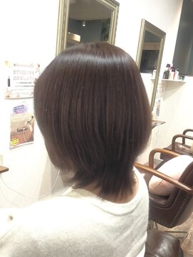 ヘアー グリーン(hair green) 30代40代50代/ウルフレイヤー/外ハネウルフ/ツヤ髪ウルフ