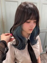 モモ(momo) 人気インナーカラー/イヤリングカラー/ハッシュカット/原宿渋谷