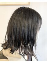 トレパルッキエーレ(tre parrucchiere)&nbsp;［-tre-］黒髪ミディアム