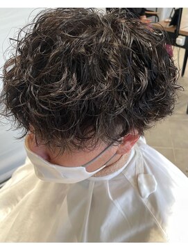 フラバー(flover) flover【波巻きxツイスパx前下がりマッシュ】