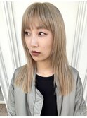 ホワイト