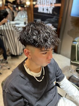 エイトメン 上野店(EIGHT MEN) ツイストパーマ×スキンフェード