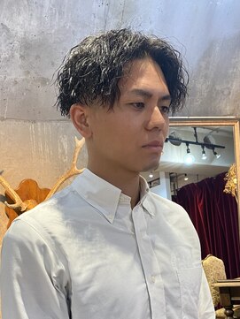 ドロシー(dorothy) ツイストパーマ×スキンフェード