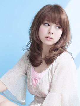 柔らかくびれが魅力のロングレイヤー〈武蔵小山駅〉