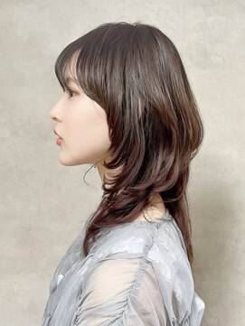 メゾンドイギー(MAISON de IGGY) ミディアムレイヤーカット前髪似合わせカット大人ガーリー