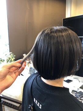 ベルスタ(BELSTA) 艶が美しい！グレージュカラー♪