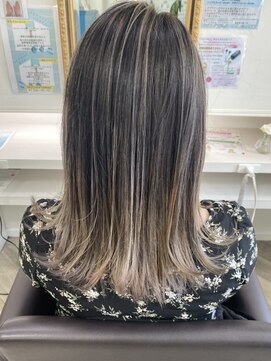 ビューティー シャレンド お洒落なモテ髪♪透明感☆大人かわいいシークレットハイライト