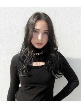 ティアラ 桜木町(TIARA) 黒髪ロング アッシュブラック シークレットハイライト