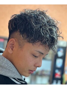 ピシャッとニ代目銀二郎 スペインパーマ【広島/理容室/古民家バーバー二代目銀二郎】