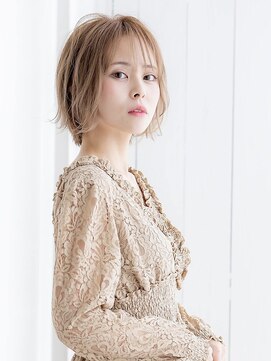 ピケ(pique) プラチナベージュ/くびれショート/透明感