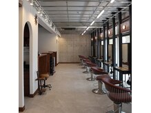 アンバー(AMBER)の雰囲気（落ち着いた雰囲気でくつろげる店内です♪）