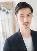 七三分け決まるブラックベリーショート韓国ヘアX上尾