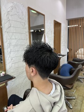 ピークス 西川口東口(PEQSS) くせ毛さんを生かしたスペインカール