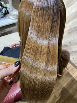 ルネッサンスヘアー ラファエロ(RAFFAELLO) 美髪改善酸熱トリートメント　乾燥に負けないしなやかな髪