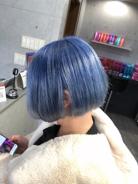 サファイヤブルー