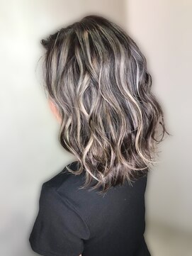 アース 天満橋店(HAIR & MAKE EARTH) ◎冬の抜け感！グレージュハイライト×ショートウルフ