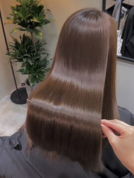 オリ('Oli) 髪質改善×ash beige