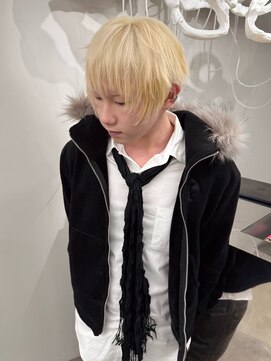 オーン 渋谷(OOn) white blonde