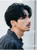 テーパーフェードフェザーパーマセンターパートビジネスヘア