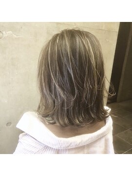 キー(kｅｙ) グレージュ