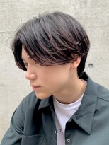 フィフス(fifth)&nbsp;韓国風センターパート　ツーブロックコンマヘア　マッシュウルフ