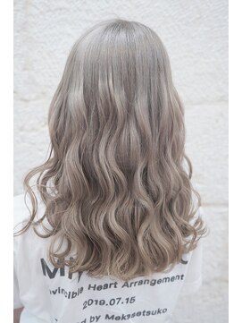 シャンティー(shanti) イルミナ×ホワイトベージュ