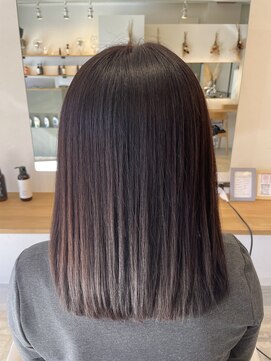 エム(emu) 髪質改善30代40代50代/似合わせ大人可愛い叶えます/セミロング