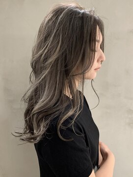 オリンテ バイ レシッド 表参道(orente by rcid) レイヤーカット×ハイライトホワイトグレージュ×髪質改善カラー