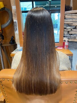 オッジ 六本松店(oggi) ツヤサラ酸性縮毛矯正