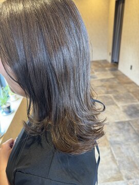 イロハ(iroh) イルミナカラー/くびれヘア/オッジィオット