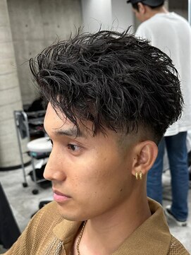 イーラ(era) スパイラルパーマ/メンズ/刈り上げ/眉毛/ツイスト