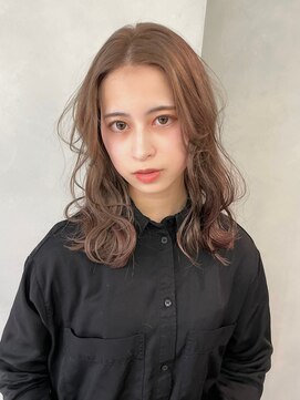 エル 北千住(elu) 顔周りレイヤー_ブルーカラー_ワインレッド_お団子ヘア