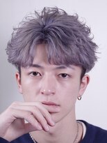 グロウ 天神店(growth) ハイトーンフェザーショート