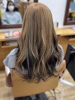 サニー美容室&nbsp;アンブレラカラー ブリーチカラー 小顔 ロング インナーカラー