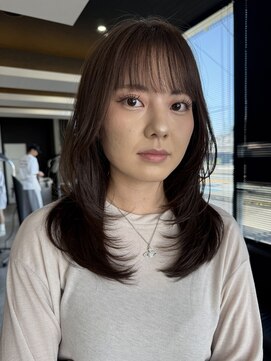 エイチ(H) 韓国風レイヤーカット