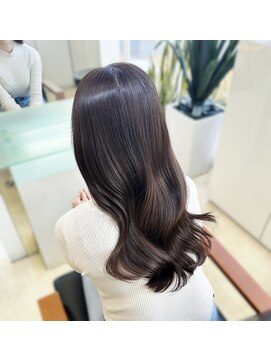 フォルテ 榛原パームス店 大人ガーリーダークアッシュ似合わせカットミディアムレイヤー