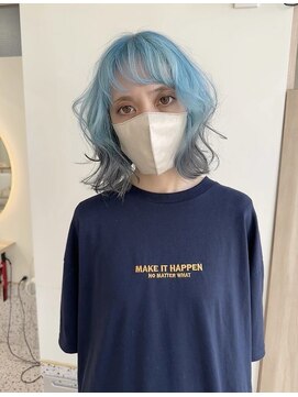 イェッカ パビル(YECCA pabil) 水色とグレーのデザイン