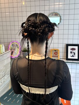 ヘアー アレス(hair ales) タイトアレンジ　ツインアレンジ　カチモリ
