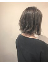 切りっぱなしボブ×グレージュ