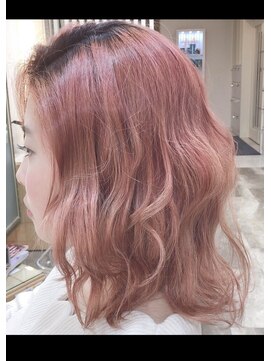 アニスミュゼ(anis musee) 個性的！ピンクホワイト