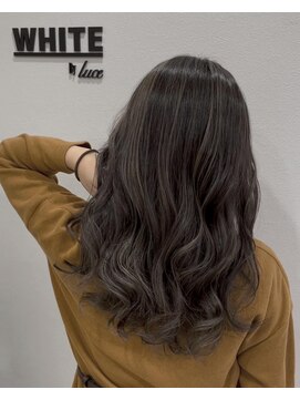 アンダーバーホワイト 阪神西宮店(_WHITE) 外国人風コントラストハイライトカラー　デザインカラー