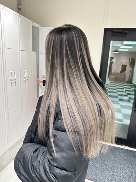 シエラ 南船場(CIERA.) 顔周り レイヤーオリーブグレージュハンサムショート 前髪なし