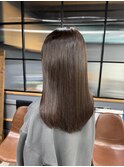 シンプルなのに洗練された透明感カラー／髪質改善トリートメント
