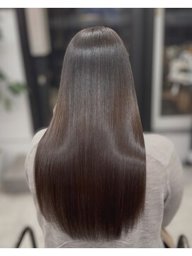 トゥエル バイ ディプティモイラ(tuelu by dipty MOILA) 圧倒的な艶髪水素ストレート