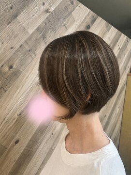 メルサ(Merusa) マット系ハイライトのグラデーションボブ